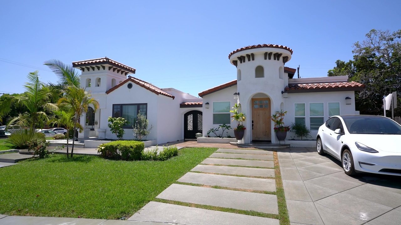 Model home · video tour